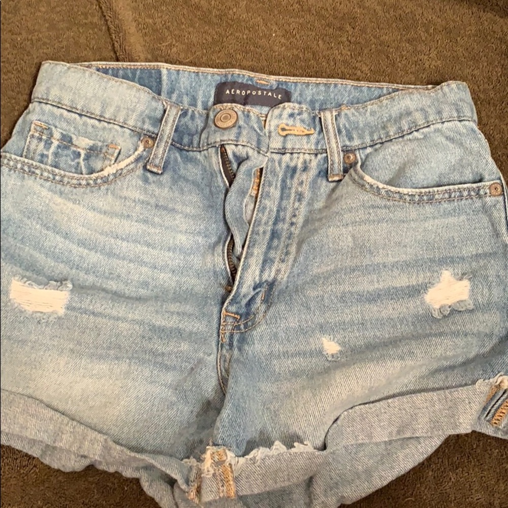 Aeropostale size 2 light wash mom shorts